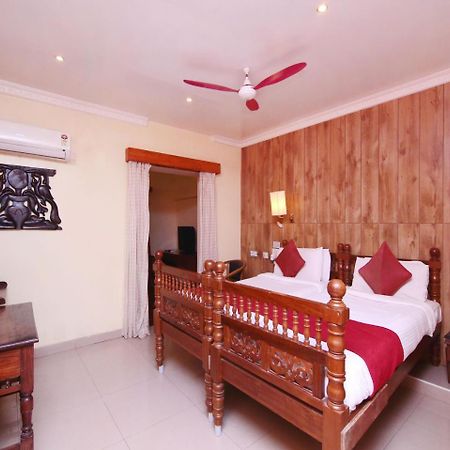 Hotel Windsor Castle Salem Bagian luar foto