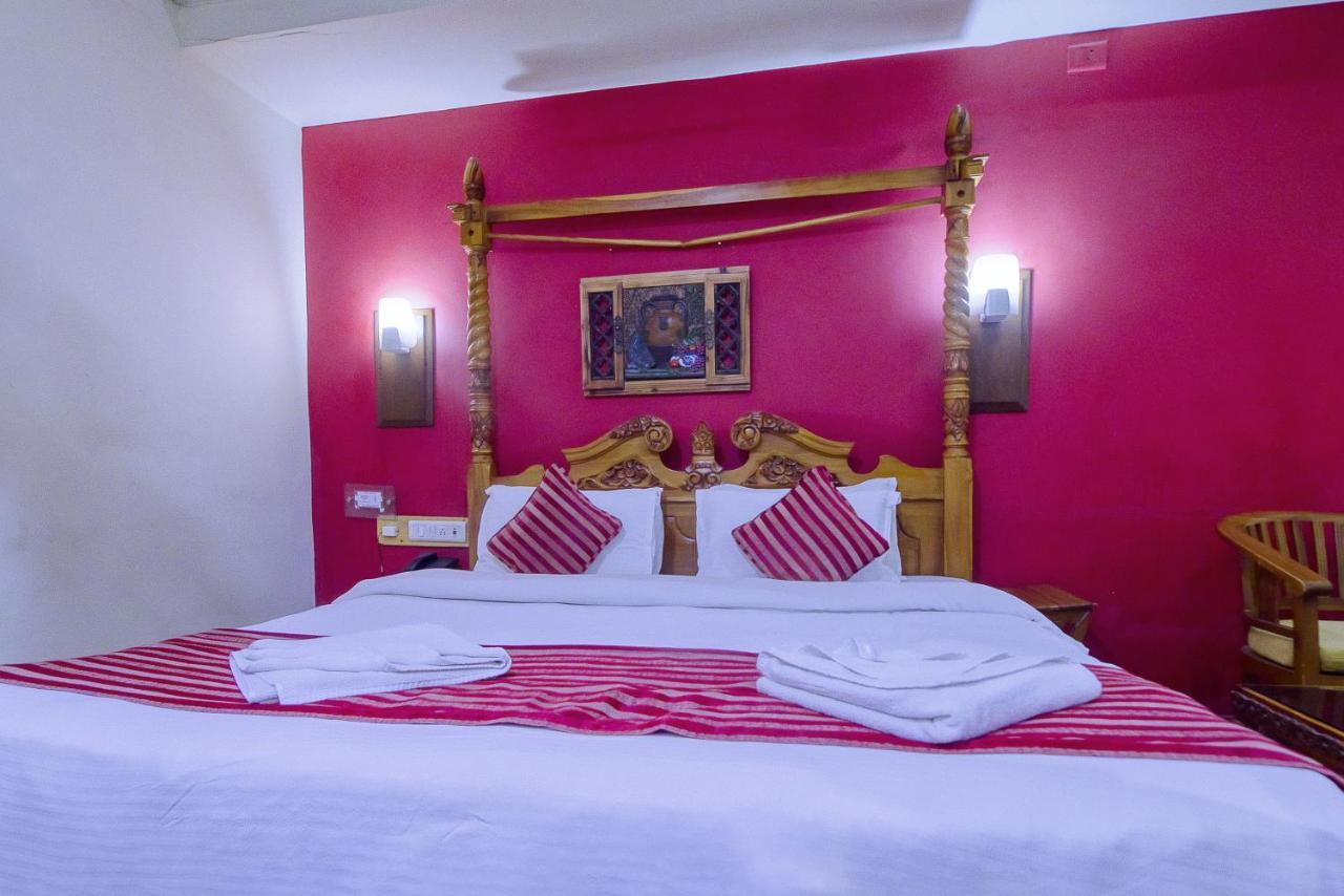 Hotel Windsor Castle Salem Bagian luar foto