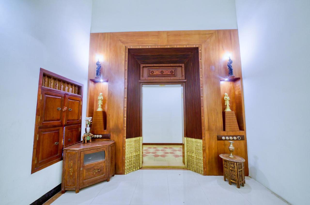 Hotel Windsor Castle Salem Bagian luar foto