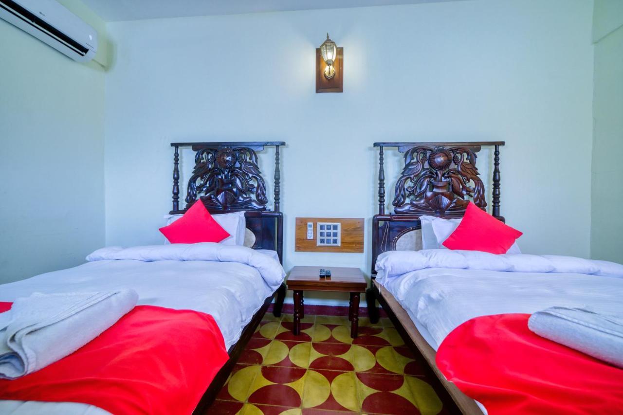 Hotel Windsor Castle Salem Bagian luar foto