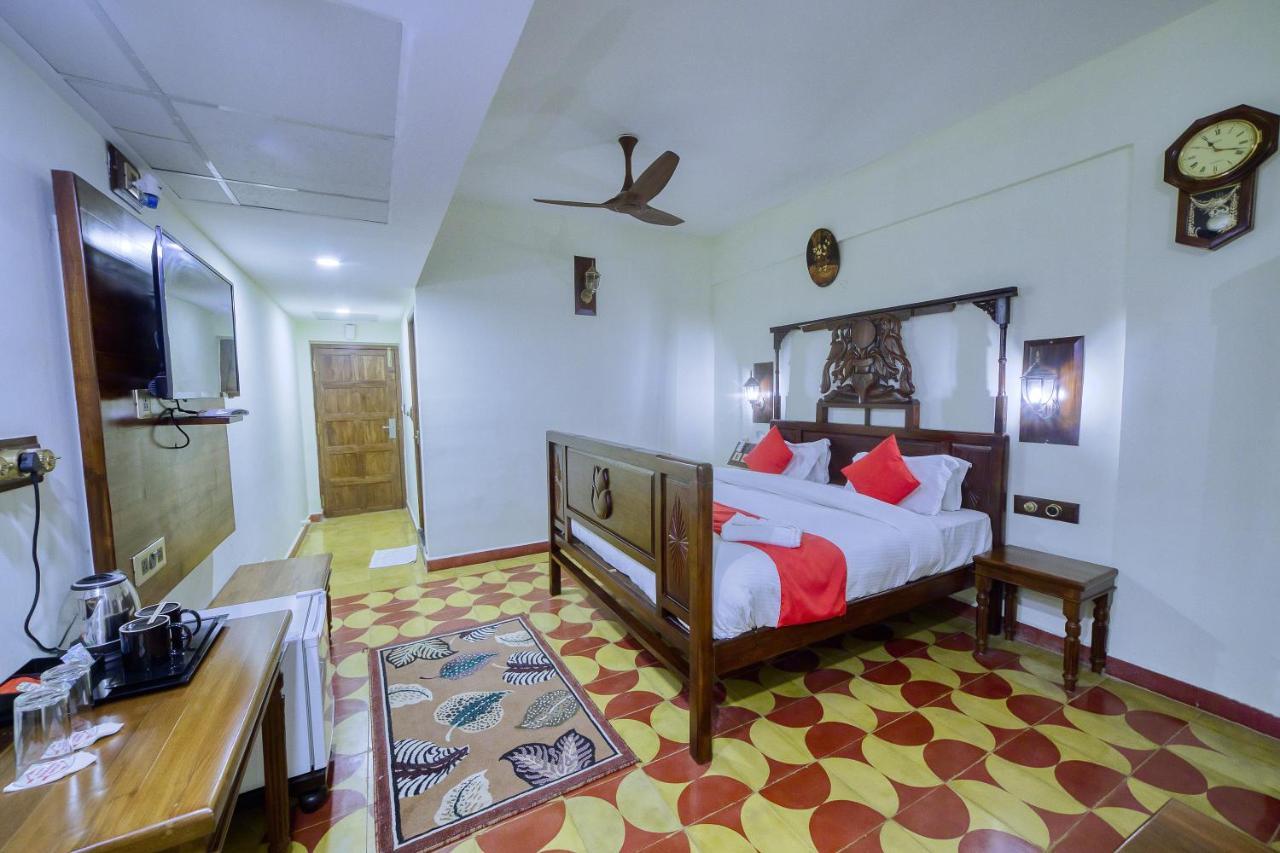 Hotel Windsor Castle Salem Bagian luar foto