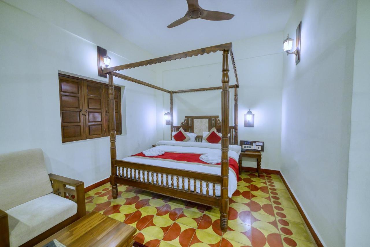 Hotel Windsor Castle Salem Bagian luar foto