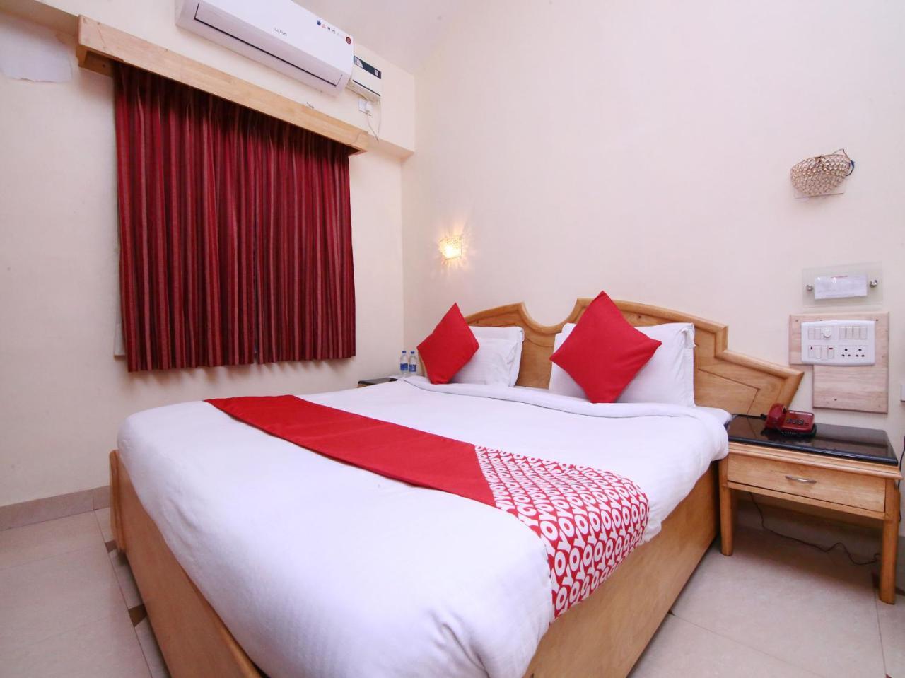 Hotel Windsor Castle Salem Bagian luar foto