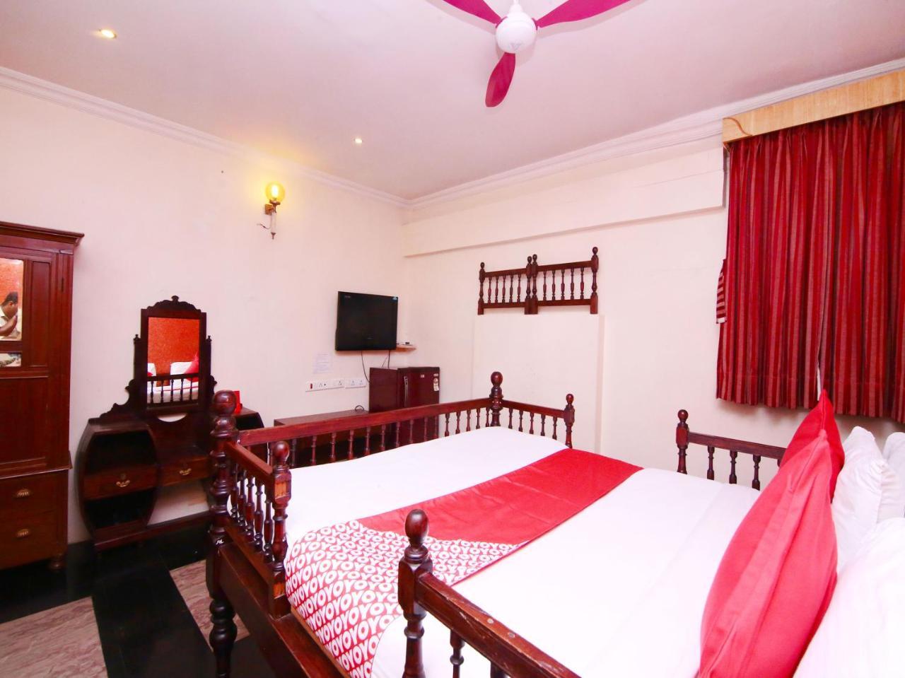 Hotel Windsor Castle Salem Bagian luar foto