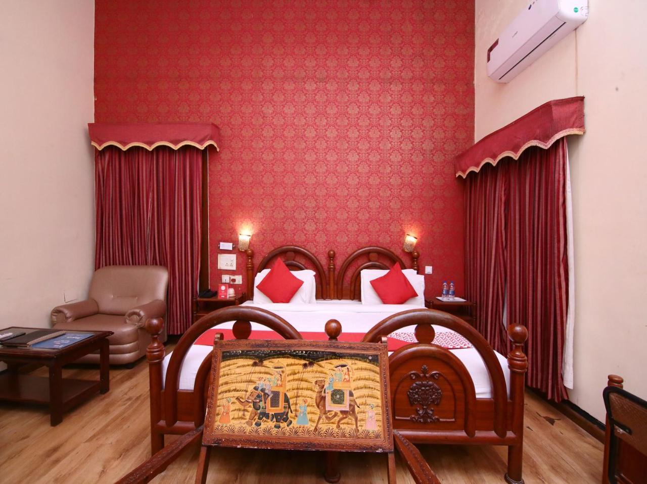 Hotel Windsor Castle Salem Bagian luar foto
